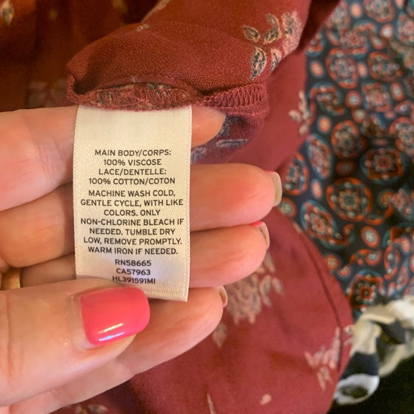 Hinge x Nordstrom Lace Stripe V-Neck Long Sleeve Burgundy Floral Blouse Size: XL - Picture 8 of 8